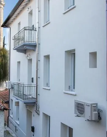 לינה וארוחת בוקר Casa Livia 3*