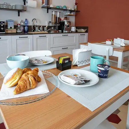 לינה וארוחת בוקר Casa Livia 3*